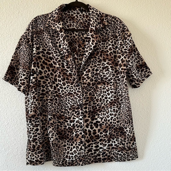 Cheetah Print Collar Button Up Short Sleeve Shirt Women Fits Medium - Picture 5 of 5